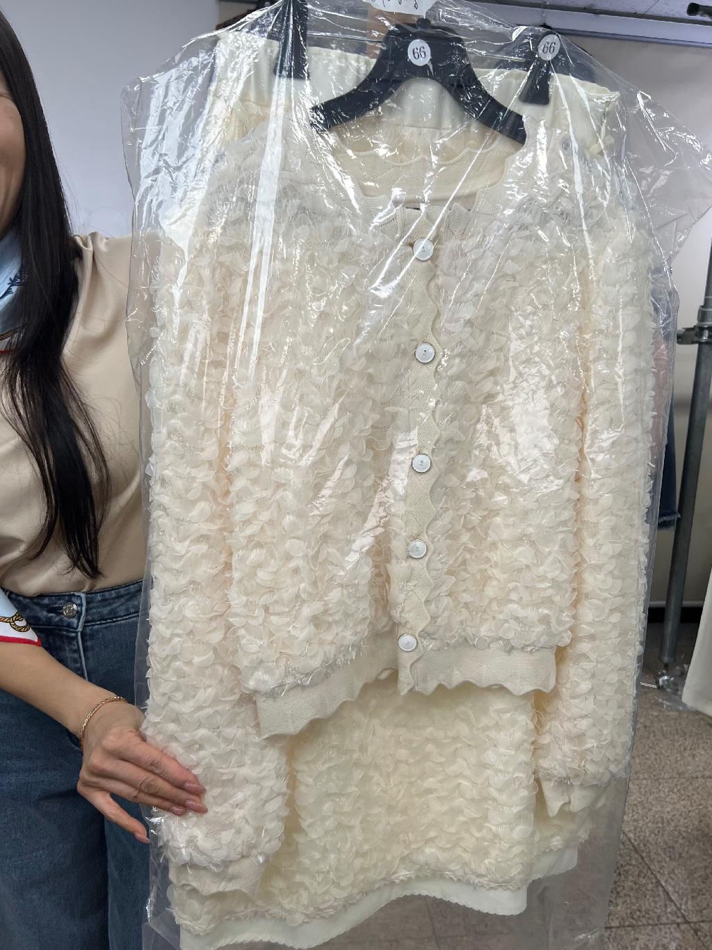레이스 텍스쳐 가디건&스커트 셋업